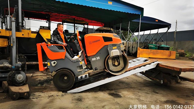 四川“铝”行安全，稳收每一粒——收割机铝合金爬梯安全使用全攻略